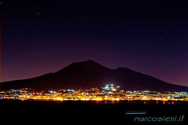 Vesuvio by night